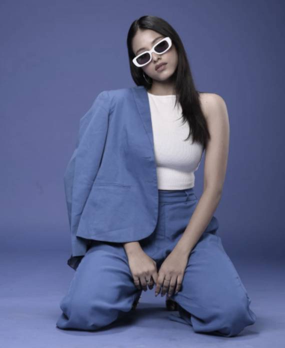 Fashion portfolio shoot service in Delhi and Chandigarh for aspiring models and designers